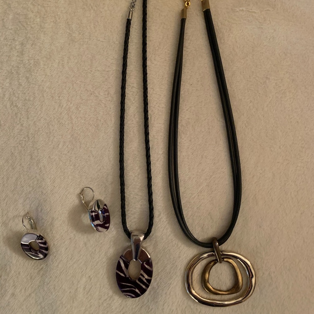 Two necklaces - Picture 2 of 11